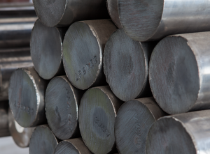 Round special steel bars in the warehouse